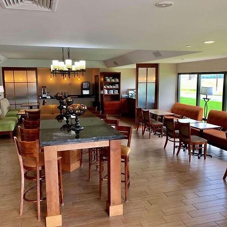 Country Inn & Suites By Radisson, Sandusky South, Oh Милан Экстерьер фото