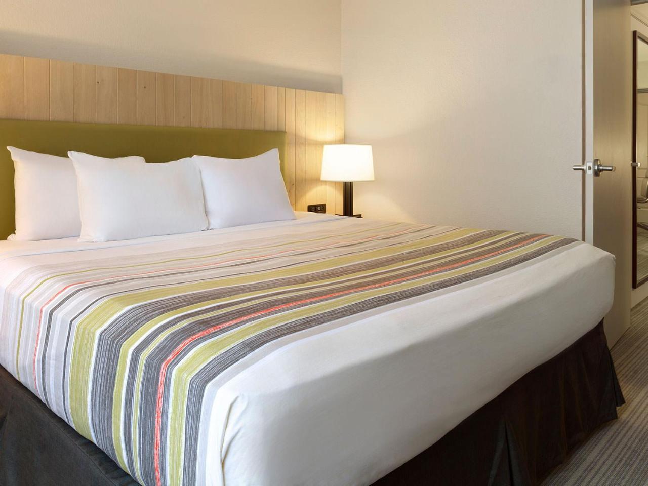 Country Inn & Suites By Radisson, Sandusky South, Oh Милан Экстерьер фото